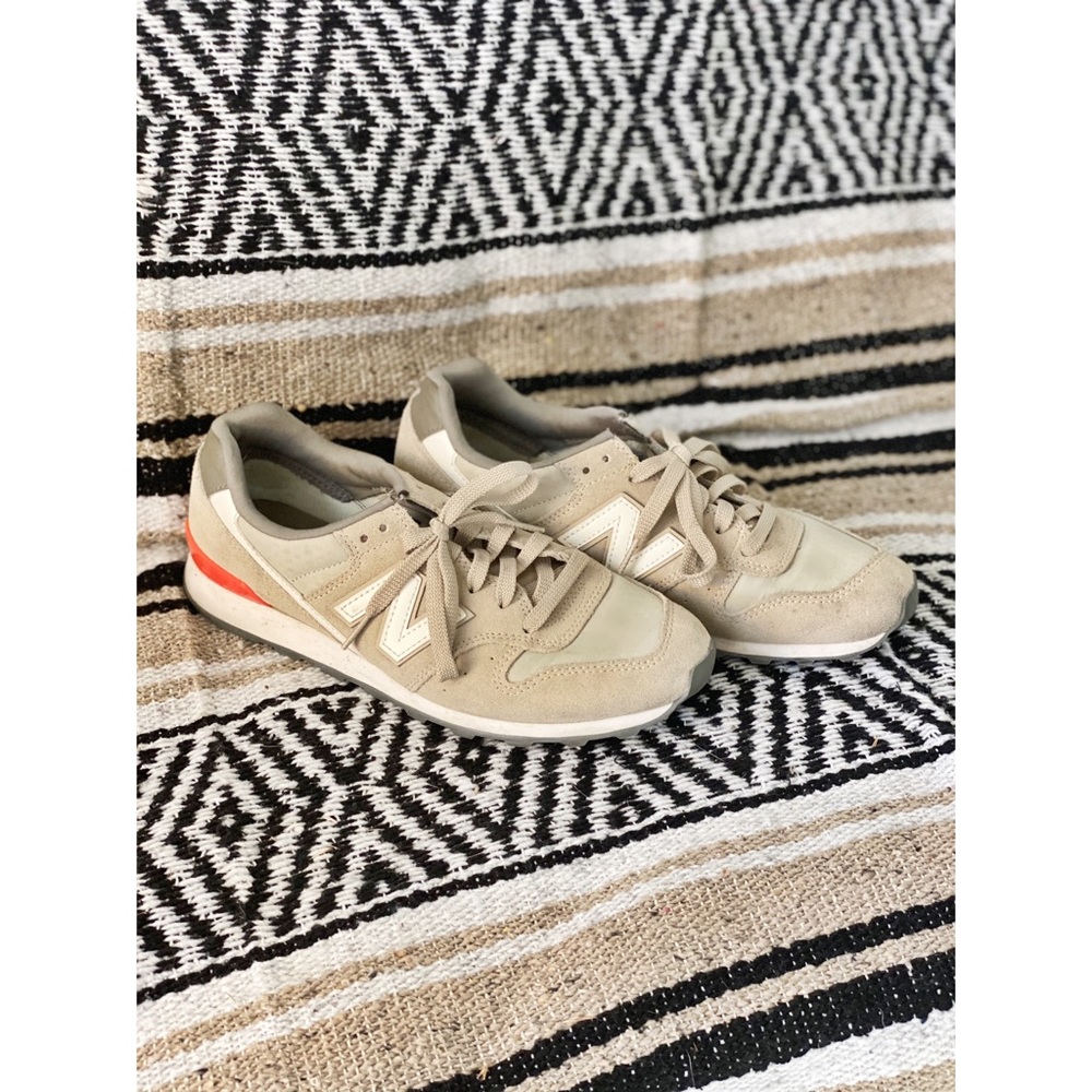 New Balance 696